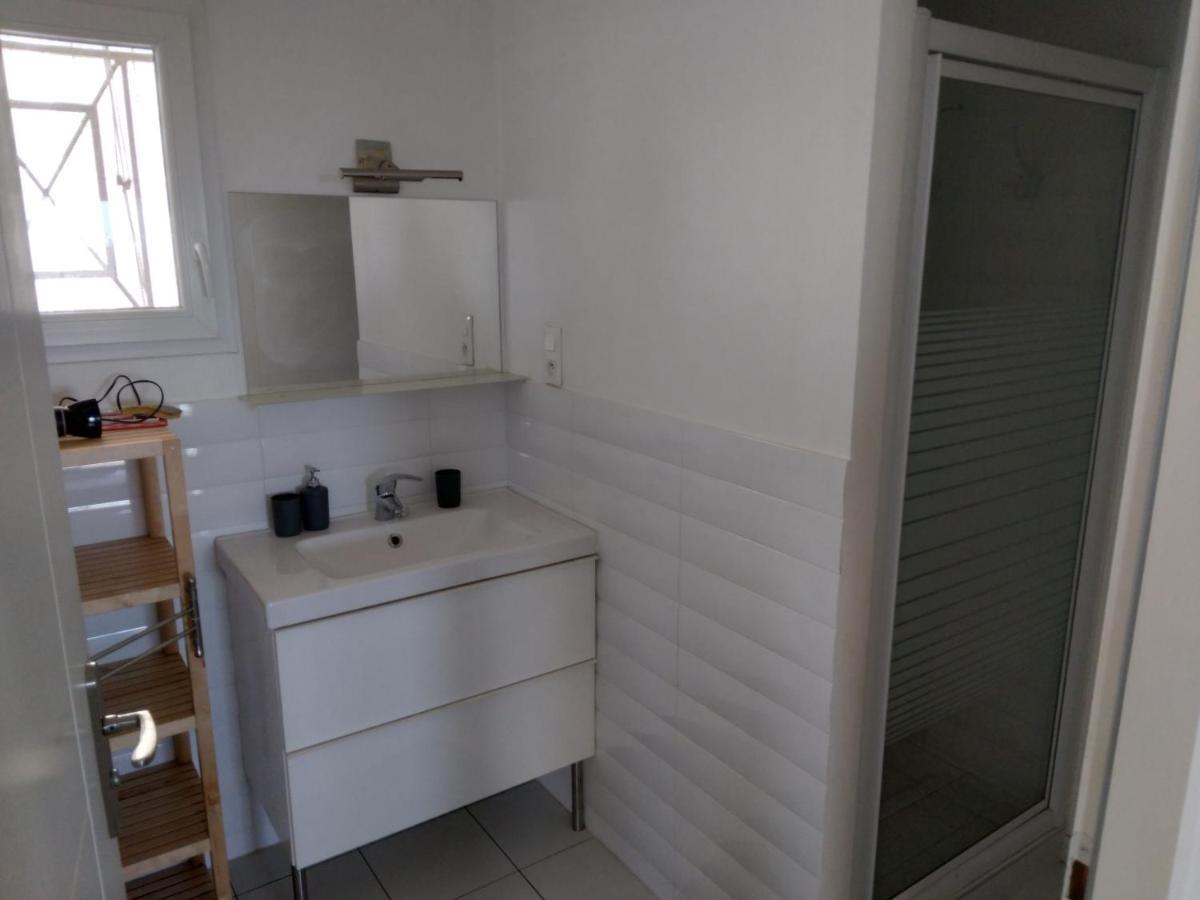 Appartement F3 en bordure de l étang de thau Marseillan  Extérieur photo