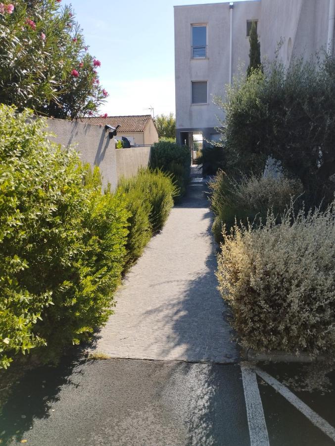 Appartement F3 en bordure de l étang de thau Marseillan  Extérieur photo